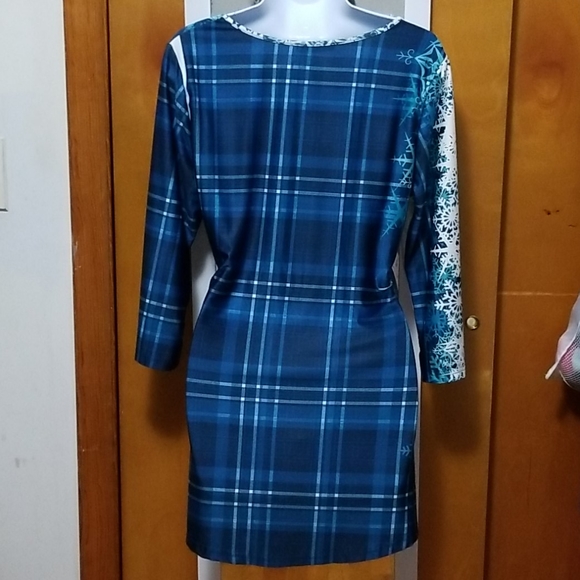 *NWOT* Blue & white snowflake & plaid tunic - Picture 4 of 4
